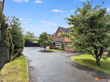 4 bedroom Detached house for sale in Merganser Way, Coalville, LE67