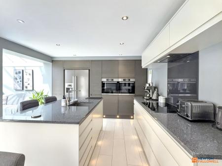 4 bedroom Detached house for sale in Merganser Way, Coalville, LE67