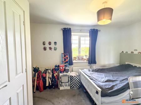 3 bedroom Semi-detached house for sale in Palmer Close, Coalville, LE67