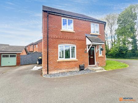 3 bedroom Semi-detached house for sale in Palmer Close, Coalville, LE67