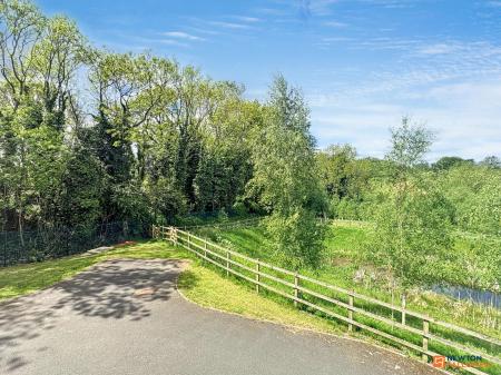 3 bedroom Semi-detached house for sale in Palmer Close, Coalville, LE67