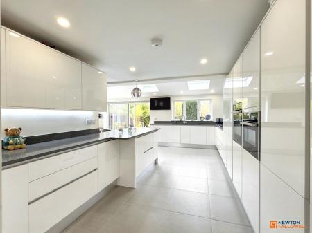 4 bedroom Detached house for sale in Balmoral Road, Coalville, LE67