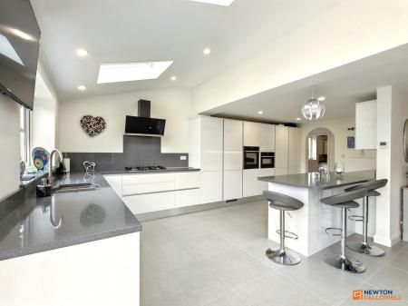 4 bedroom Detached house for sale in Balmoral Road, Coalville, LE67
