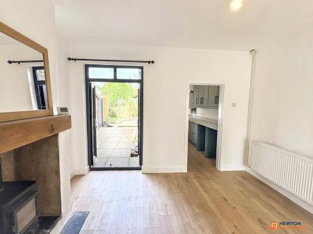 2 bedroom Terraced House for sale in Forest Road, Coalville, LE67