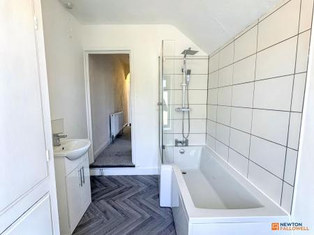 2 bedroom Terraced House for sale in Forest Road, Coalville, LE67