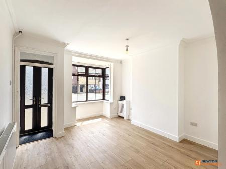 2 bedroom Terraced House for sale in Forest Road, Coalville, LE67