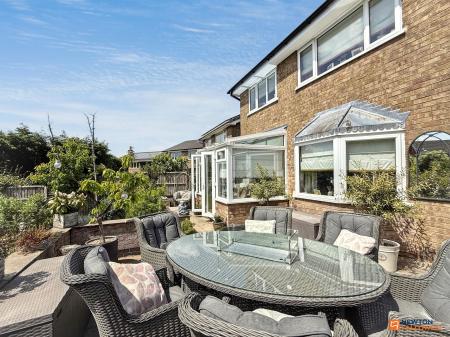 4 bedroom Detached house for sale in Dauphine Close, Coalville, LE67