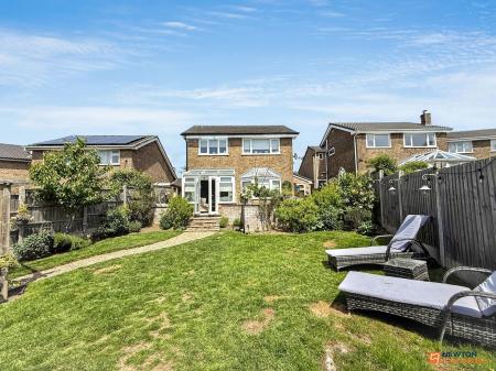 4 bedroom Detached house for sale in Dauphine Close, Coalville, LE67