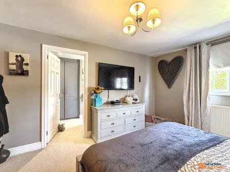 4 bedroom Detached house for sale in Dauphine Close, Coalville, LE67