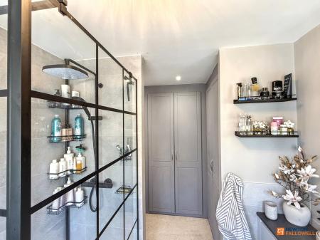 4 bedroom Detached house for sale in Dauphine Close, Coalville, LE67