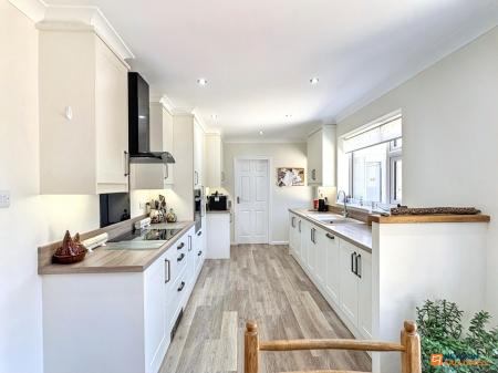 2 bedroom Detached bungalow for sale in Castle Rock Drive, Coalville, LE67