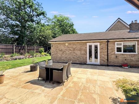 2 bedroom Detached bungalow for sale in Castle Rock Drive, Coalville, LE67