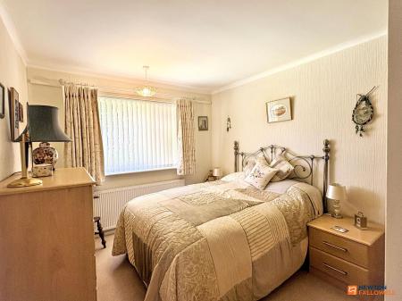 2 bedroom Detached bungalow for sale in Castle Rock Drive, Coalville, LE67