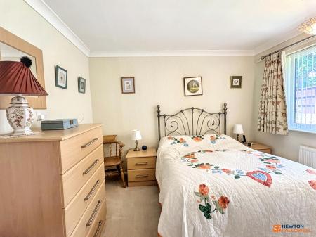 2 bedroom Detached bungalow for sale in Castle Rock Drive, Coalville, LE67