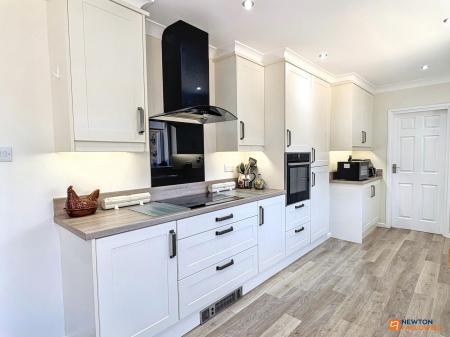 2 bedroom Detached bungalow for sale in Castle Rock Drive, Coalville, LE67