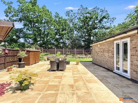 2 bedroom Detached bungalow for sale in Castle Rock Drive, Coalville, LE67