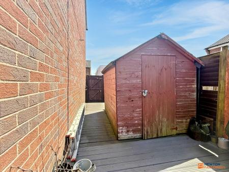 3 bedroom Semi-detached house for sale in Hawthorn Close, Coalville, LE67