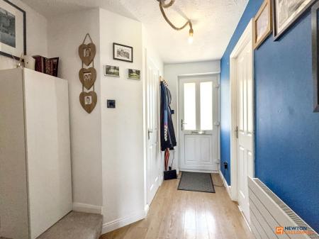 3 bedroom Semi-detached house for sale in Hawthorn Close, Coalville, LE67
