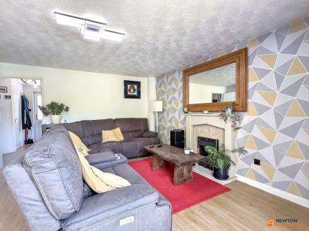 3 bedroom Semi-detached house for sale in Hawthorn Close, Coalville, LE67