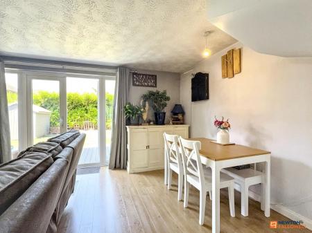 3 bedroom Semi-detached house for sale in Hawthorn Close, Coalville, LE67