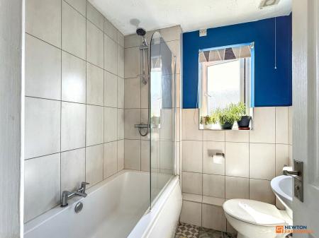 3 bedroom Semi-detached house for sale in Hawthorn Close, Coalville, LE67