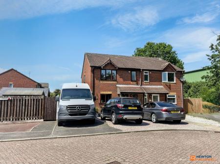3 bedroom Semi-detached house for sale in Hawthorn Close, Coalville, LE67