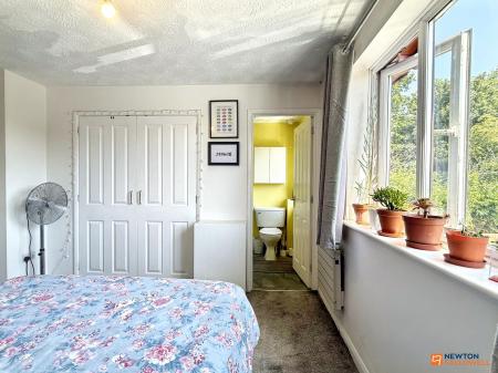 3 bedroom Semi-detached house for sale in Hawthorn Close, Coalville, LE67