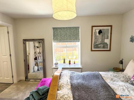 4 bedroom Detached house for sale in Summers Road, Hugglescote, LE67