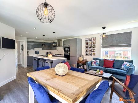 4 bedroom Detached house for sale in Summers Road, Hugglescote, LE67
