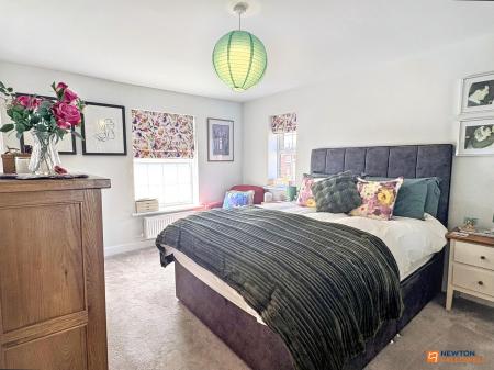 4 bedroom Detached house for sale in Summers Road, Hugglescote, LE67