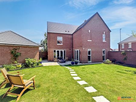 4 bedroom Detached house for sale in Summers Road, Hugglescote, LE67