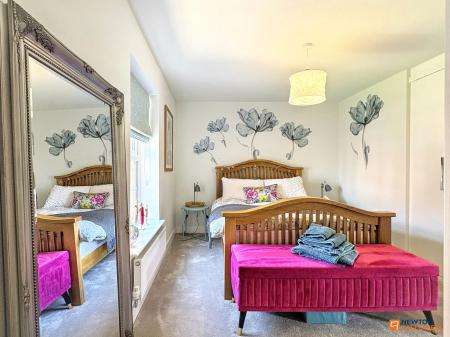 4 bedroom Detached house for sale in Summers Road, Hugglescote, LE67