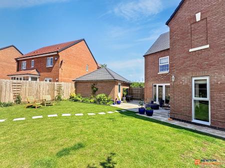 4 bedroom Detached house for sale in Summers Road, Hugglescote, LE67