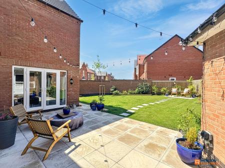 4 bedroom Detached house for sale in Summers Road, Hugglescote, LE67