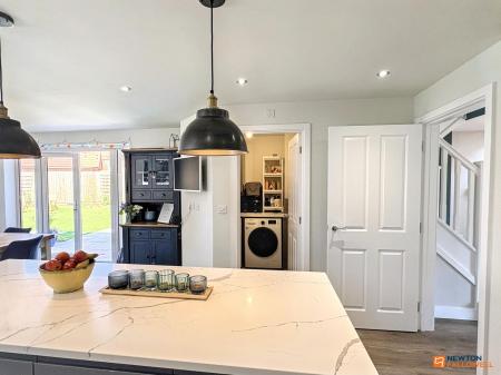 4 bedroom Detached house for sale in Summers Road, Hugglescote, LE67