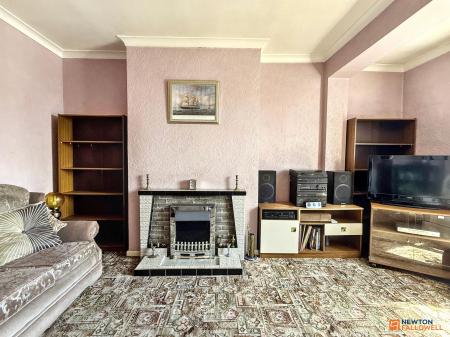 3 bedroom Semi-detached house for sale in Pretoria Road, Ibstock, LE67