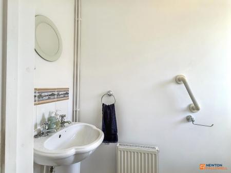 4 bedroom Detached house for sale in Hawthorne Drive, Thornton, LE67