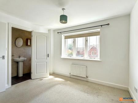4 bedroom Detached house for sale in Hawthorne Drive, Thornton, LE67