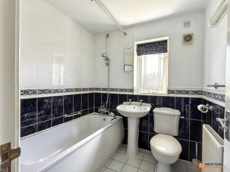 4 bedroom Detached house for sale in Hawthorne Drive, Thornton, LE67
