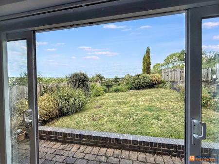 4 bedroom Detached house for sale in Hawthorne Drive, Thornton, LE67