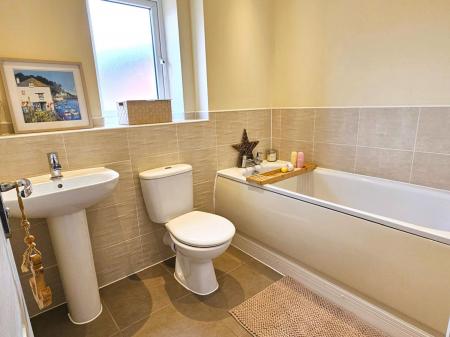 4 bedroom Detached house for sale in Mill Hill Wood Way, Ibstock, LE67