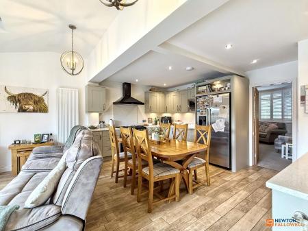 3 bedroom Semi-detached house for sale in Midland Road, Ellistown, LE67