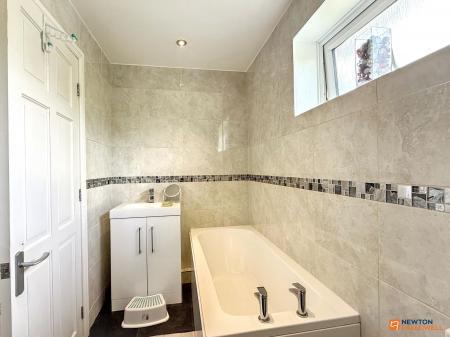 3 bedroom Semi-detached house for sale in King Richards Hill, Whitwick, LE67
