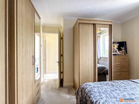 3 bedroom Semi-detached house for sale in King Richards Hill, Whitwick, LE67