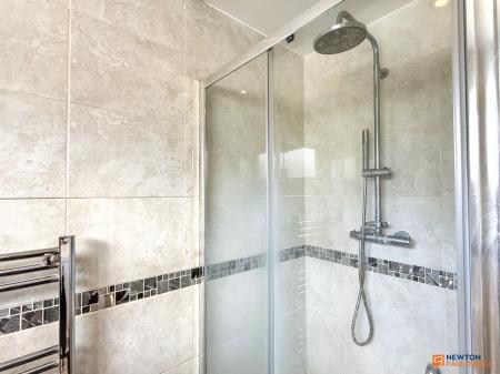 3 bedroom Semi-detached house for sale in King Richards Hill, Whitwick, LE67