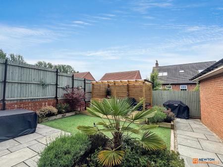 4 bedroom Detached house for sale in Gee Avenue, Hugglescote, LE67