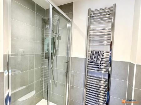 4 bedroom Detached house for sale in Gee Avenue, Hugglescote, LE67