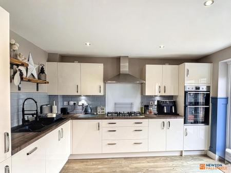 4 bedroom Detached house for sale in Gee Avenue, Hugglescote, LE67