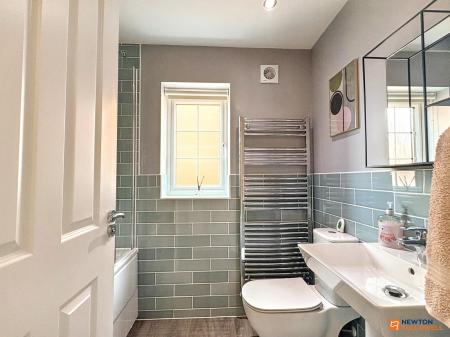4 bedroom Detached house for sale in Gee Avenue, Hugglescote, LE67