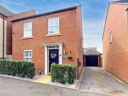 4 bedroom Detached house for sale in Gee Avenue, Hugglescote, LE67